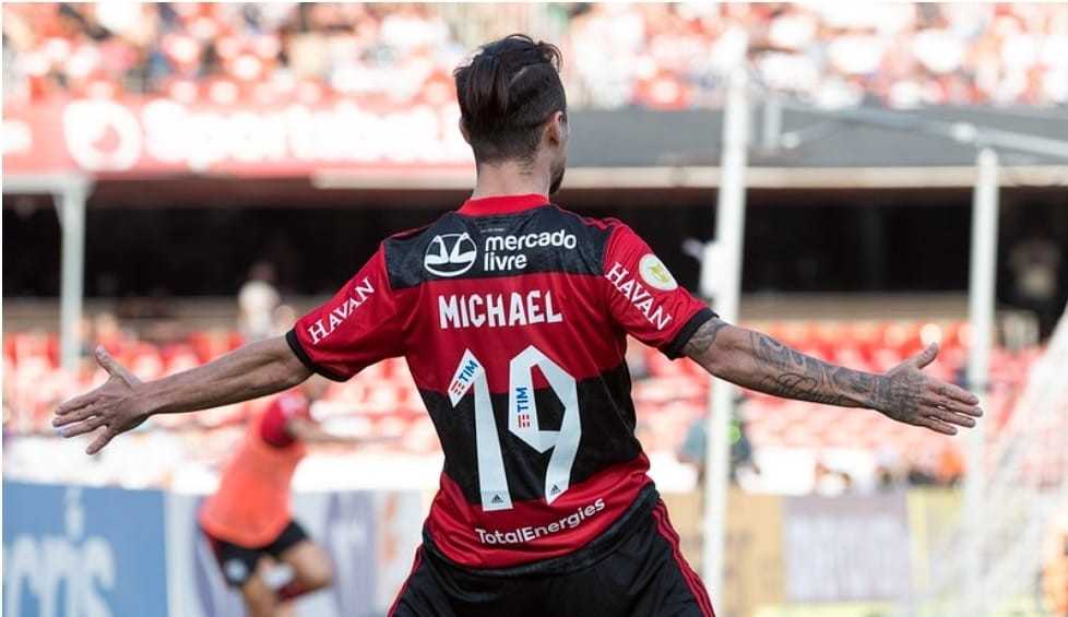 Michael é vendido pelo Flamengo e viaja à Arábia Saudita