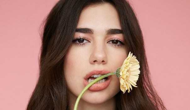 Álbum de estréia da cantora Dua Lipa atinge 9 bilhões de streaming