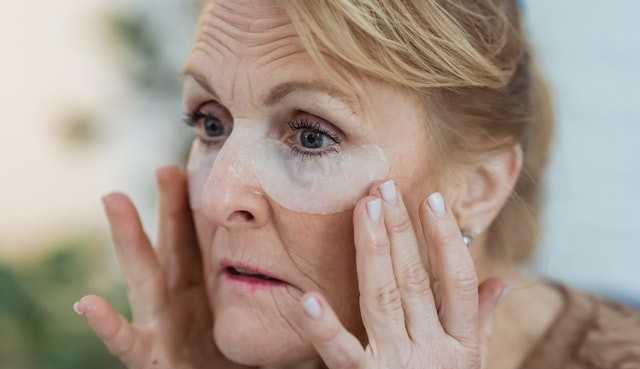 Produtos anti-idade: melhores ativos para o antienvelhecimento e os cuidados que se deve ter