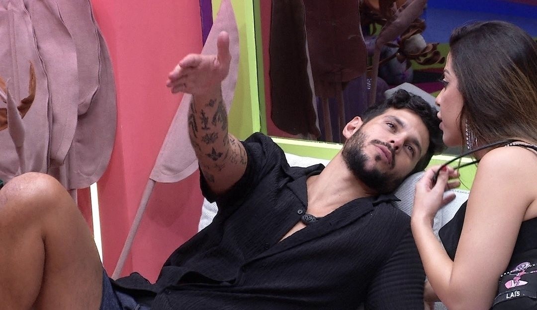 BBB22: Laís chama Rodrigo de “/Corno e Burro”/ em festa