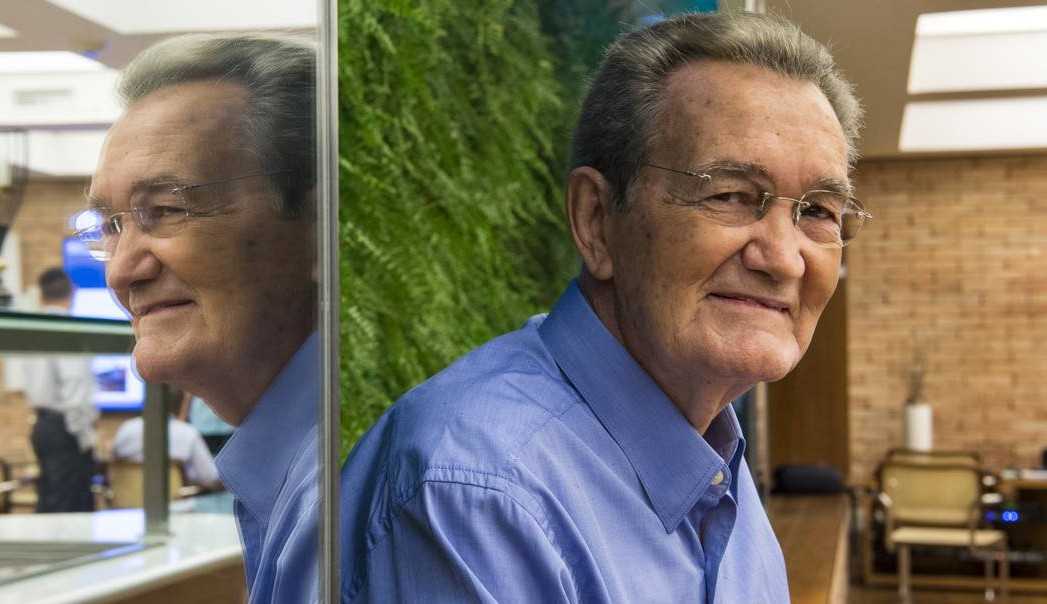 Esposa do apresentador Léo Baptista é encontrada morta na piscina de casa