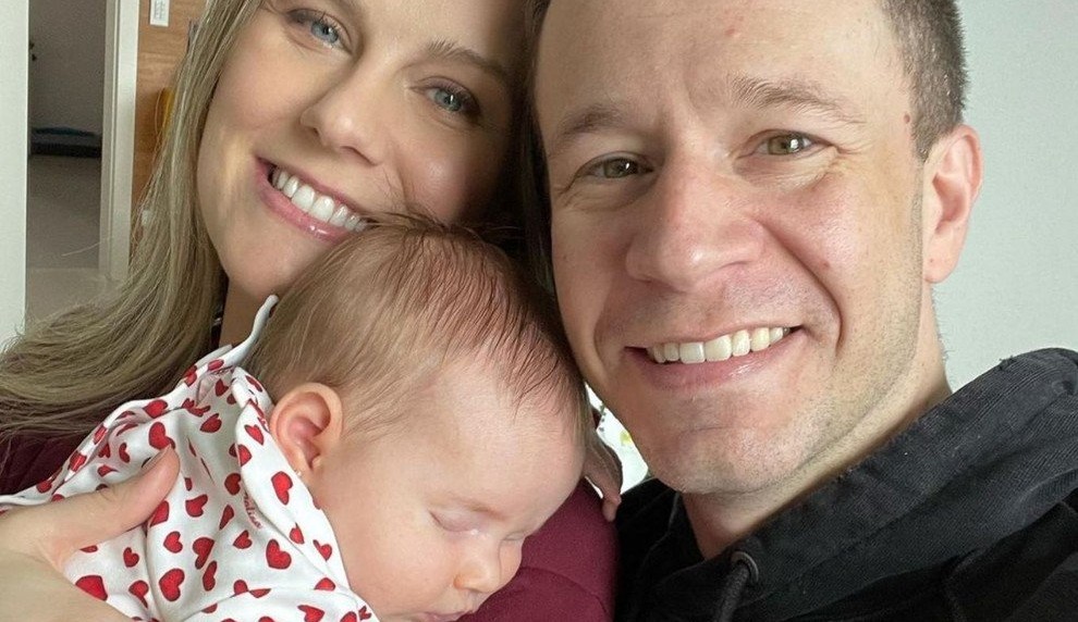 Retinoblastoma: câncer na filha de Tiago Leifert acomete mais crianças e bebês