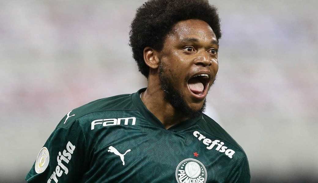 Luiz Adriano fecha acordo de multa rescisória com Palmeiras