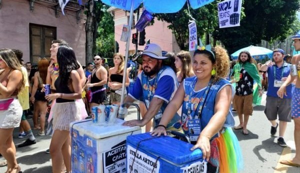 Prefeitura do Rio vai pagar auxílio de R$500,00 a ambulantes. Saiba quem tem direito