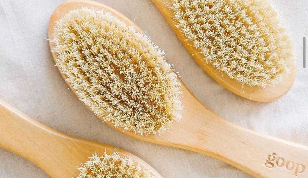 Conheça os benefícios da esfoliação a seco 