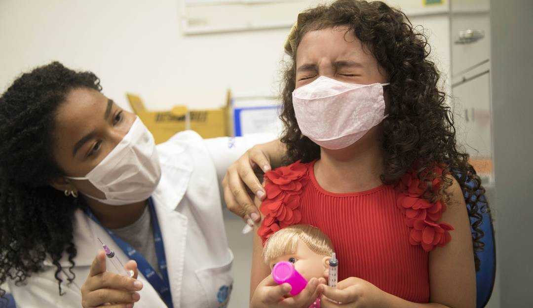 Governo de São Paulo cogita 4ª dose, mas precisa terminar anteriores antes