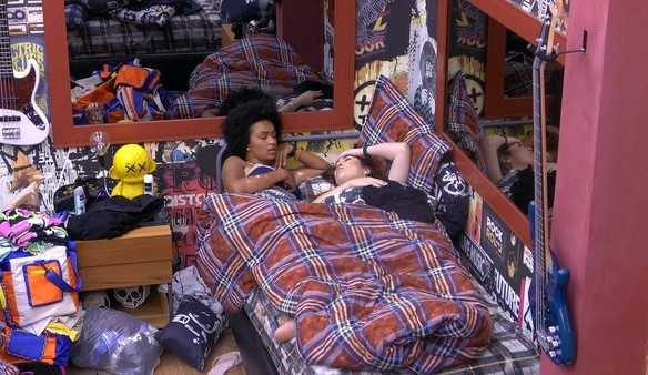 BBB22: Naiara Azevedo e Natália se desentendem em conversa