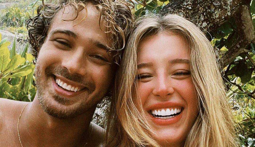 André Luiz Frambach usa trecho de música para se declarar à Duda Reis