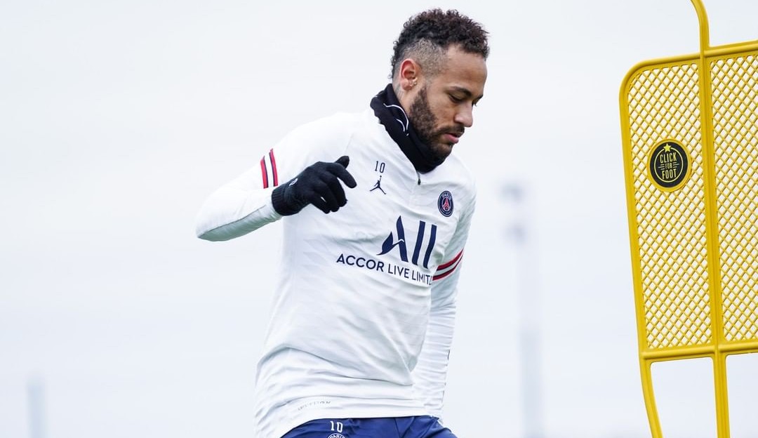 Pochettino prega calma com Neymar e mira confronto contra Real Madrid