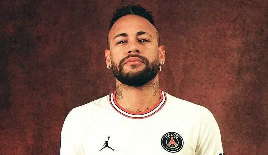PSG lança nova linha de uniformes com inspiração no basquete; confira fotos