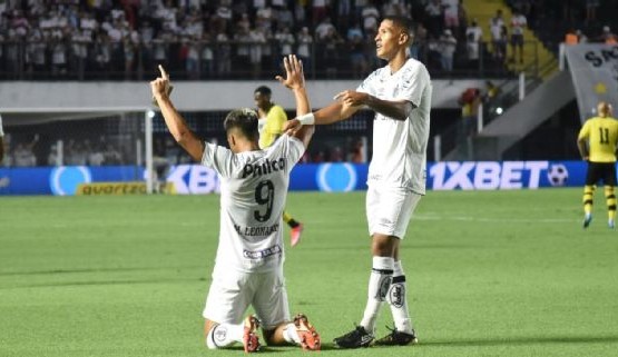 Santos fica somente  no empate com o São Bernardo
