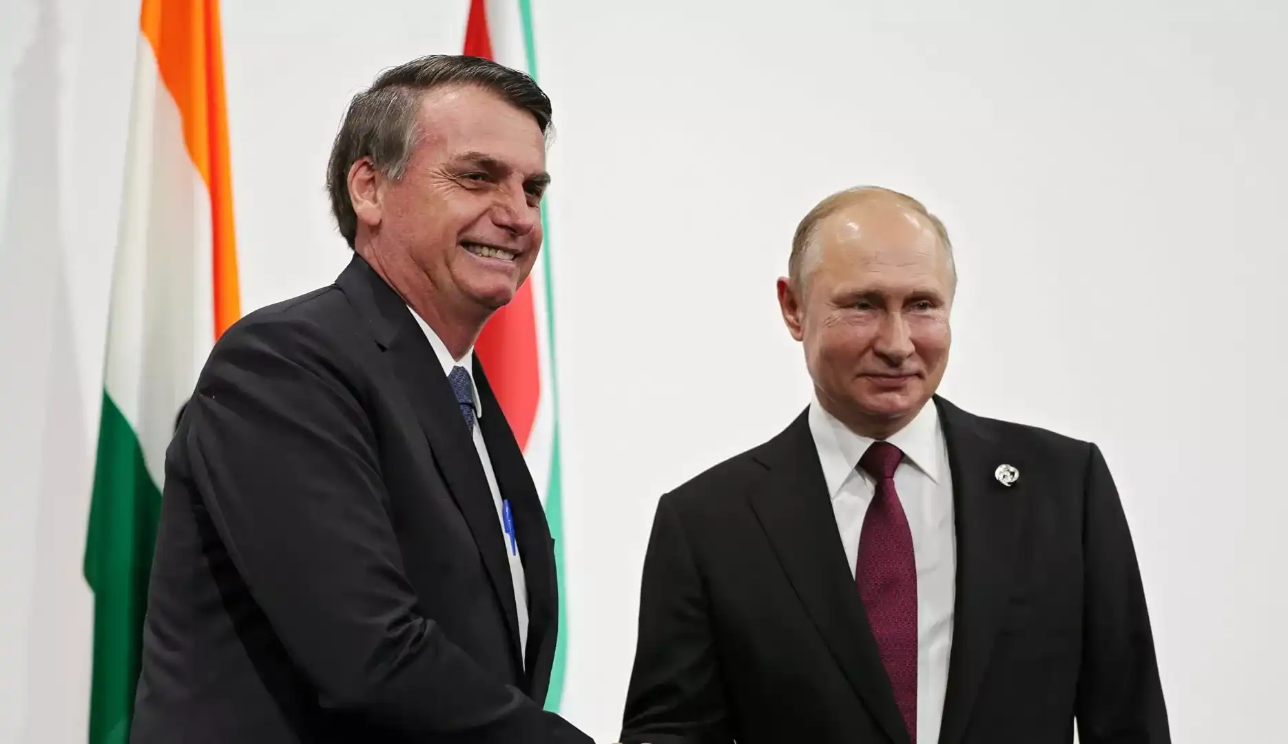 Rússia solicita cinco testes da Covid-19 a Bolsonaro para encontro com Putin