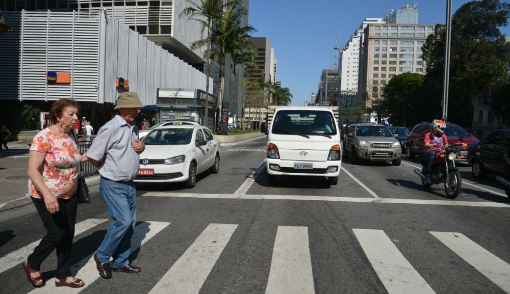 Estudo revela que caminhar lento pode ser sinal de incapacidade funcional