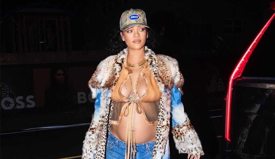 Rihanna conta que tentou esconder gravidez dos amigos, mas desejos estranhos a entregaram