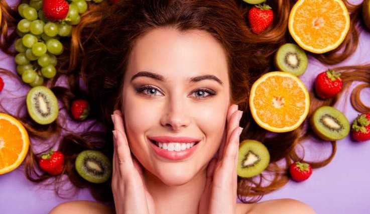 Além do prato: alimentos capazes de potencializar sua skincare