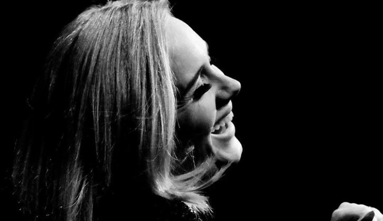 Música “/Easy on me”/ da cantora Adele conquista efeito global no Spotify