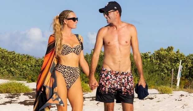 Paris Hilton comemora a chegada dos 41 anos em iate: “/Melhor aniversário de todos”/