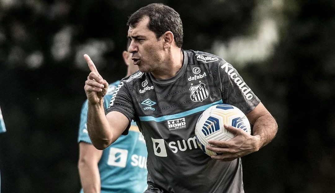 Fábio Carille deixa o Santos após derrota no Paulistão