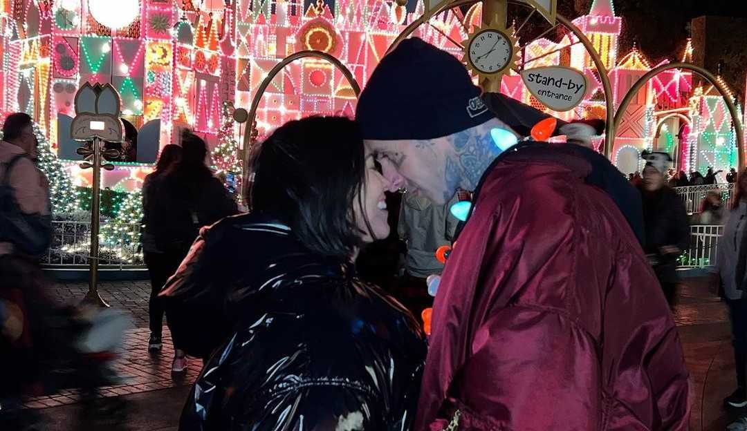 Kourtney Kardashian e Travis Barker pensam em ter o primeiro filho juntos