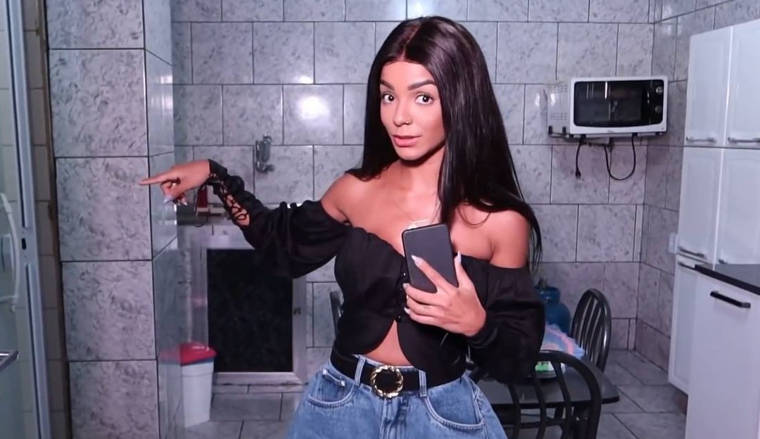 BBB22: Brunna Gonçalves reforma casa após seu pai gastar toda a sua aposentadoria