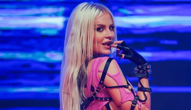 Luísa Sonza faz performance inspirada em Madonna em resposta à haters