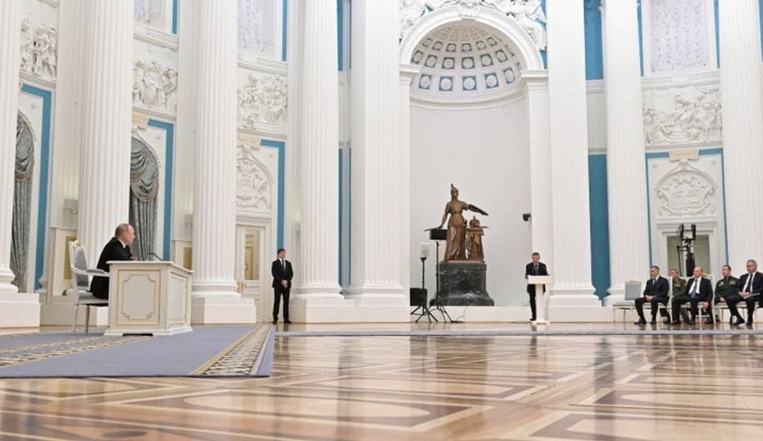 Rússia reconhece independência de territórios separatista da Ucrânia e rebeldes declaram que vão reagir