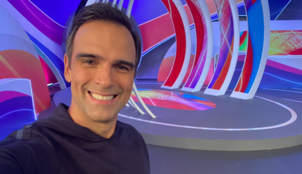 BBB22: Tadeu Schmidt se diverte ao vivo com quadro do BBB