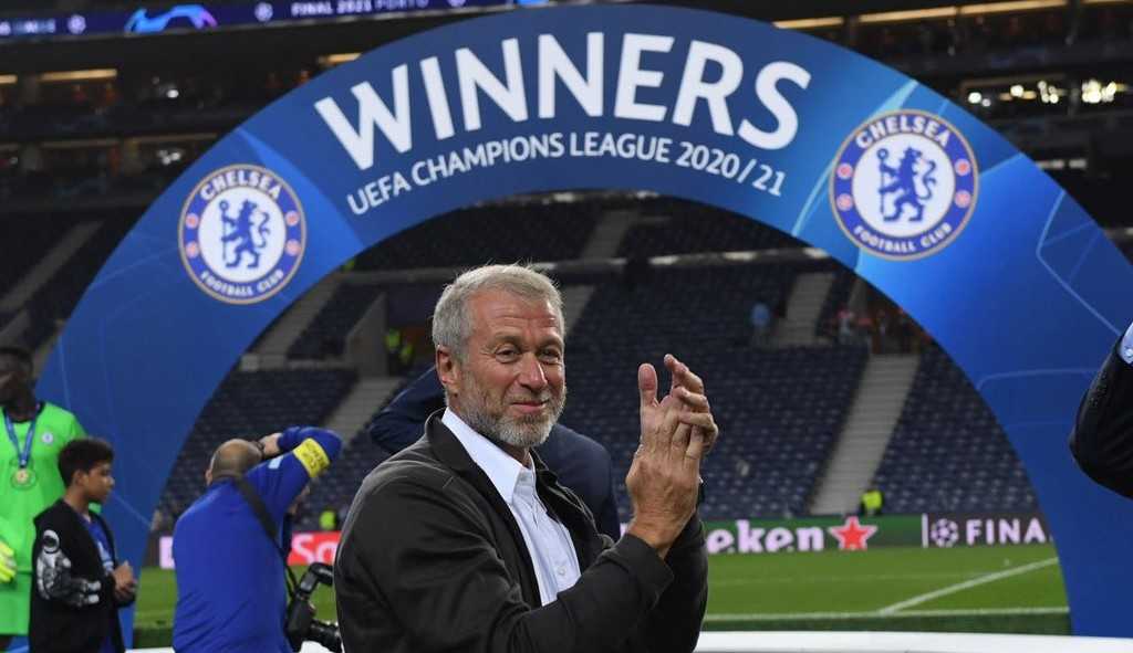 Deputado inglês pede saída do russo Abramovich do Chelsea