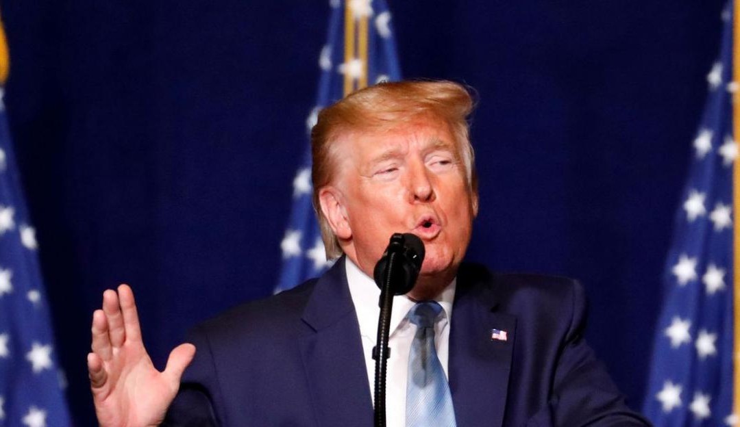 Trump recebe críticas e passa a condenar ataque à Ucrânia