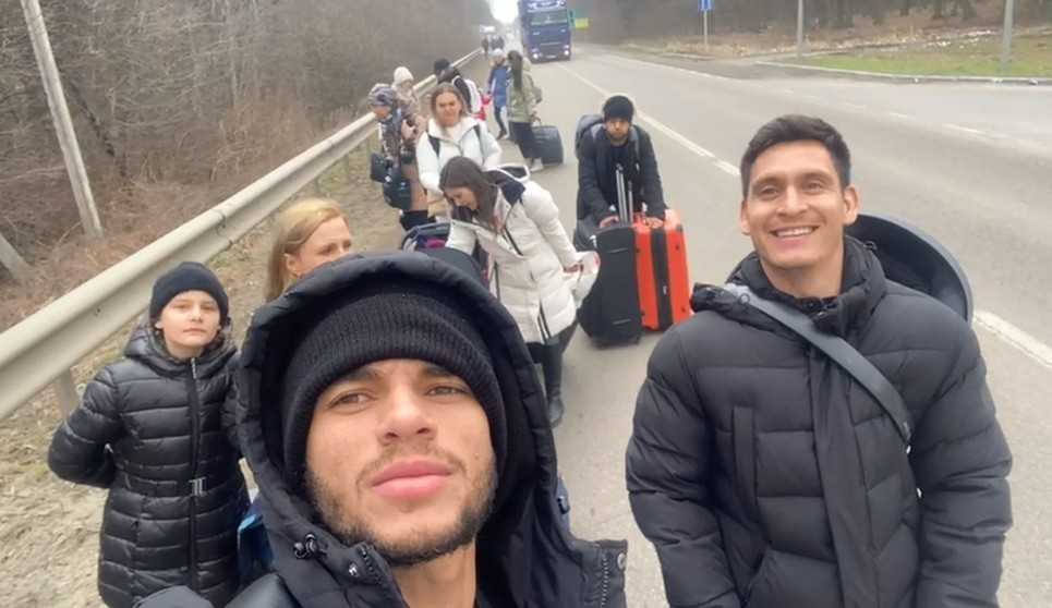 Jogadores Brasileiros conseguem sair de zona do conflito e voltam para o Brasil