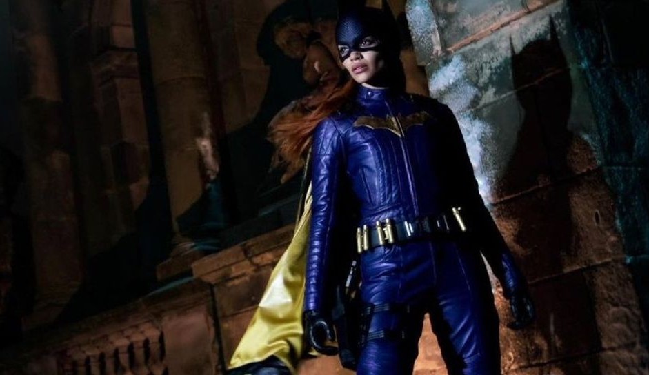 DC: Leslie Grace aparece como Barbara Gordon em foto no set de Batgirl