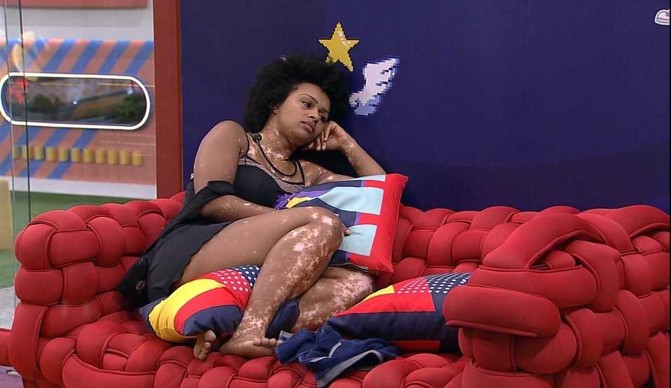 BBB22: Natália chora sozinha na academia e diz: “/A gente só dá aquilo que a gente tem”/