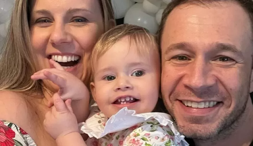 ‘Estamos otimistas’, conta Tiago Leifert sobre tratamento da filha