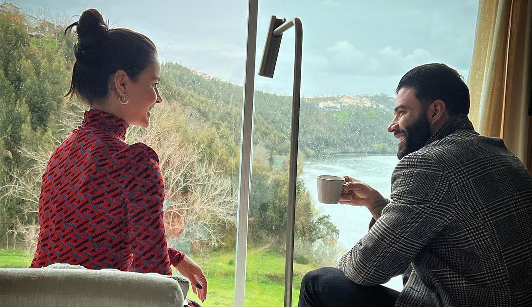Gusttavo Lima e Andressa Suita curtem viagem romântica em Portugal
