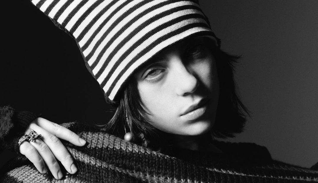 Billie Eilish fala sobre sua intensidade: “/Eu vivo uma vida de muito alto ou muito baixo”/