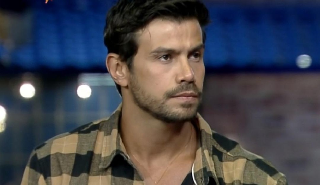 Cantor Mariano cogita casamento com Jakelyne Oliveira e critica peoa de A Fazenda