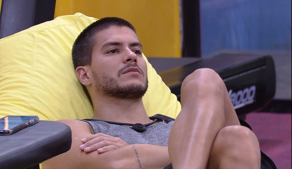 BBB22: Arthur Aguiar especula voto para próximo paredão
