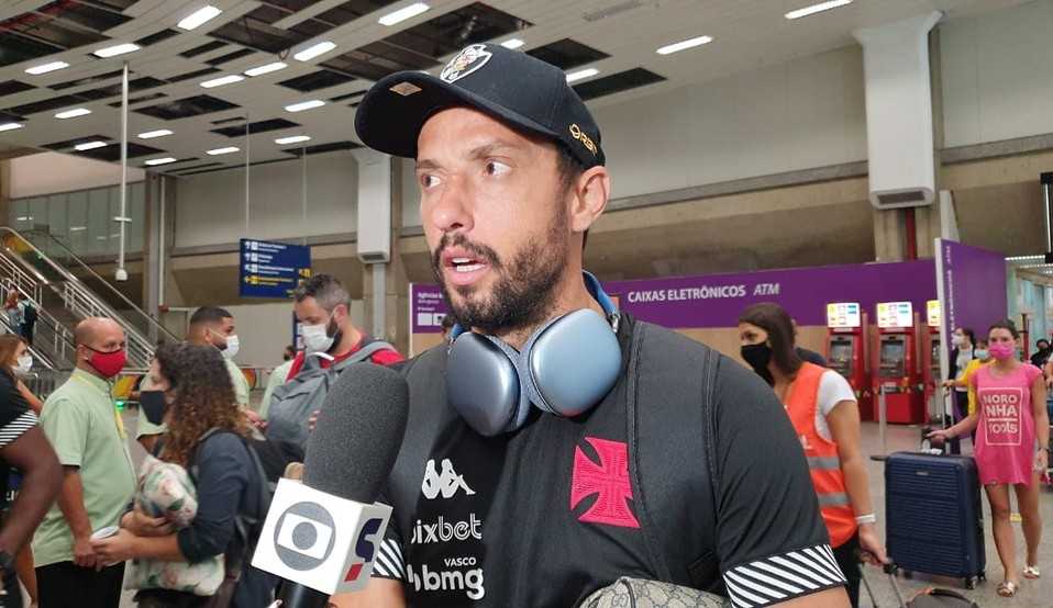 Pensando no clássico de domingo, Nenê ressalta que o Vasco está em evolução