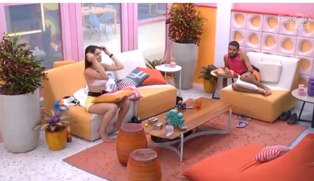 BBB22: Vini e Esolvênia conversam sobre o jogo de Eliezer