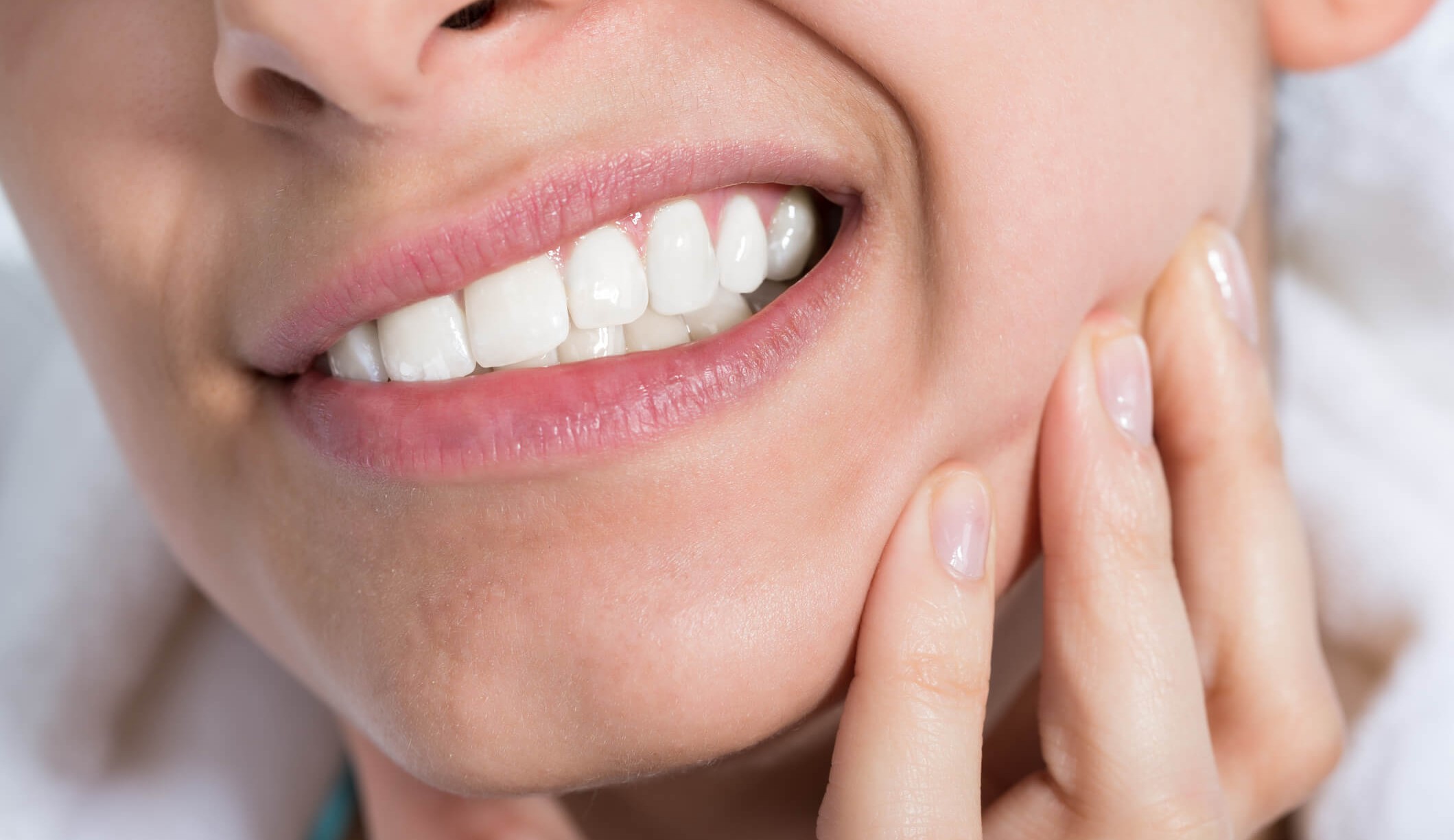 Sintomas de bruxismo afeta 7 entre 10 pessoas, na pandemia