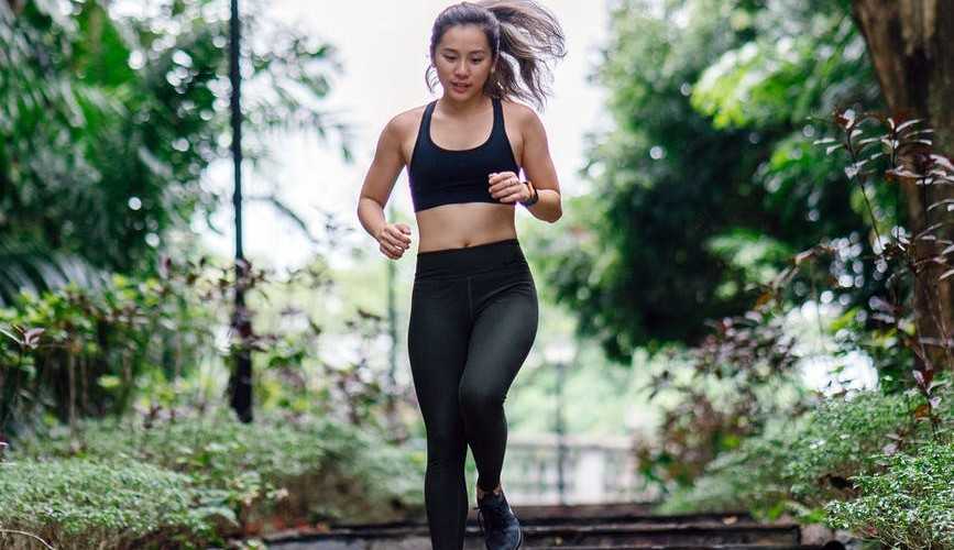 Os 6 melhores tipos de treinos para pernas e glúteos