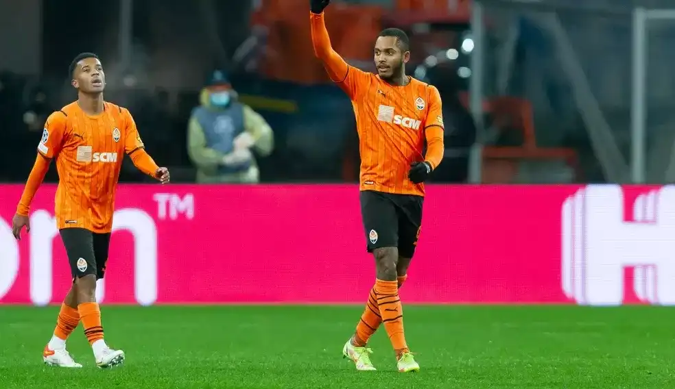 Brasileiros podem deixar Rússia ou Ucrânia com medida da Fifa