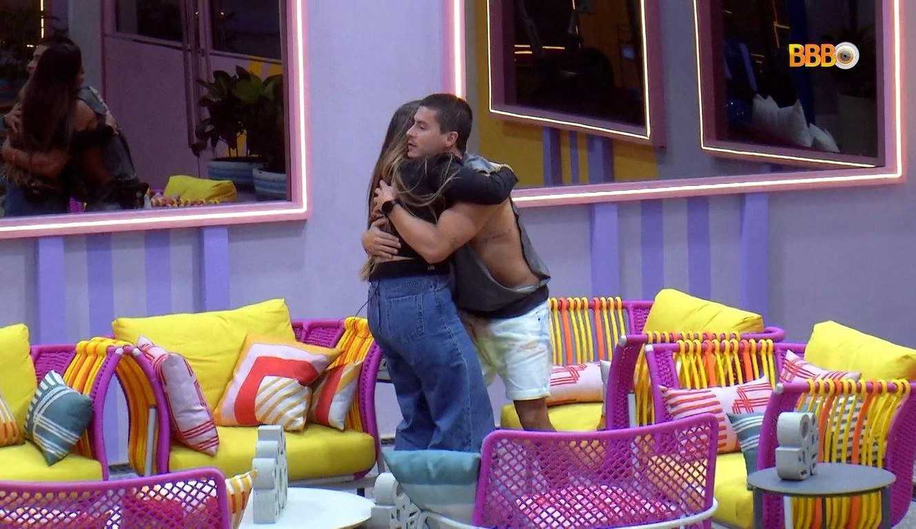 BBB22: Laís se emociona em conversa com Arthur Aguiar