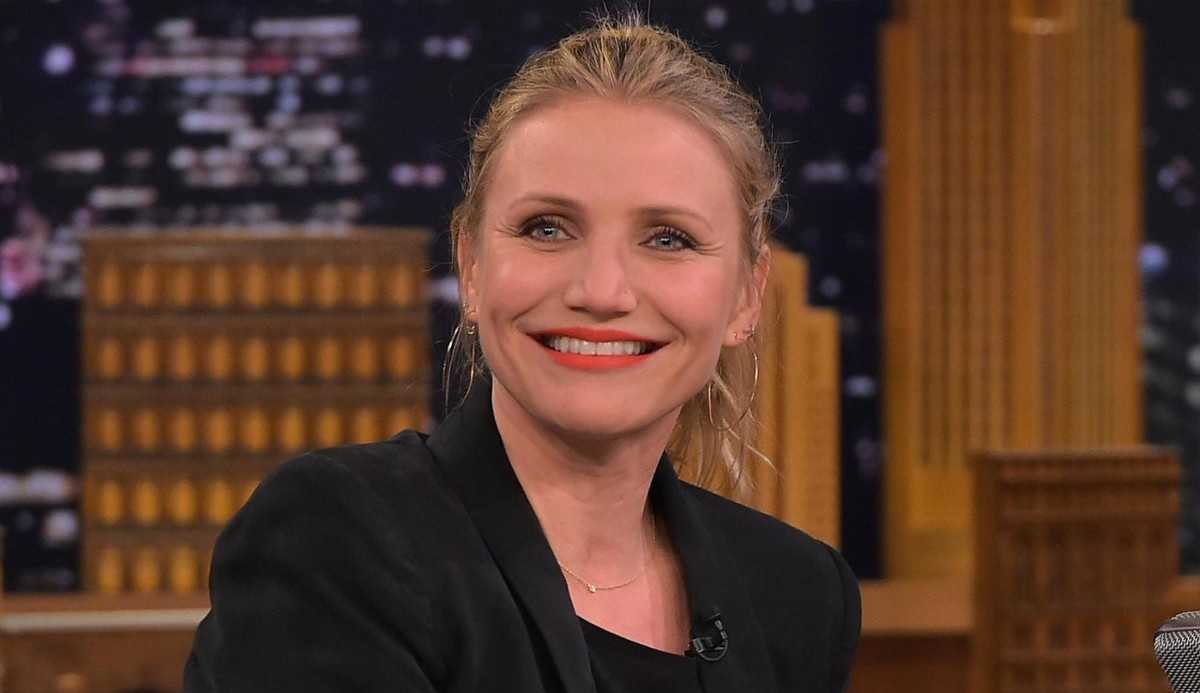 Cameron Diaz diz que abandonou padrões de beleza assim que deixou Hollywood