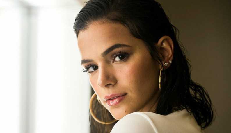 Bruna Marquezine comenta sobre papel no filme “/Besouro Azul”/