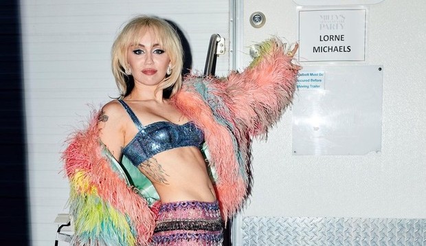 Miley Cyrus fala sobre como é crescer no poder dos hofolotes