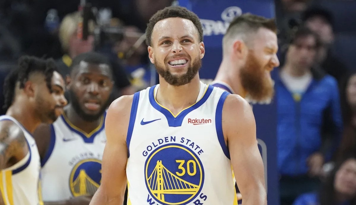 Curry “/fofo”/ chega a 20 mil pontos e Durant anota duplo-duplo; confira o resumo da NBA