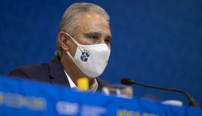 Tite explica motivo de convocar Arthur e deixa as portas abertas para Veiga e Pedro