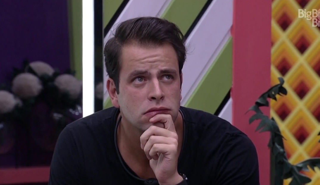 BBB22: Em conversa com brothers, Gustavo comenta: “/Todo mundo fala que não sente o golpe até ser golpeado”/