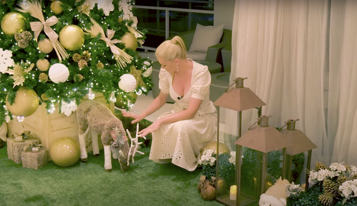 Ana Hickmann mostra decoração de Natal da sua mansão